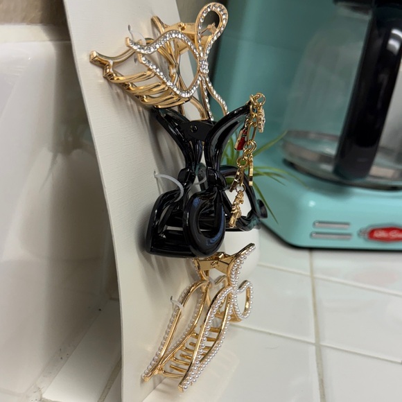 Gold and Black Bow Hair Clip Set - Picture 6 of 7